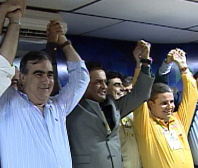 CAIO NÁRCIO em votação de golpe contra Dilma, disse que pai lhe ensinou decência e honestidade, hoje (30/05) o pai TUCANO decente, foi preso NARCIO RODRIGUES